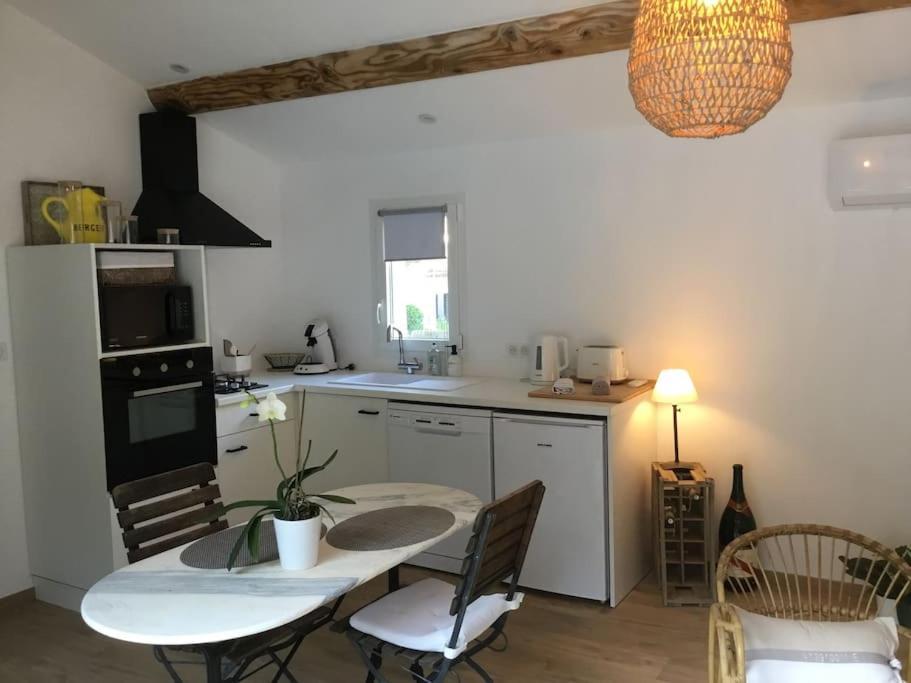 Studio De Charme Avec Piscine Fontaine-de-Vaucluse Ngoại thất bức ảnh